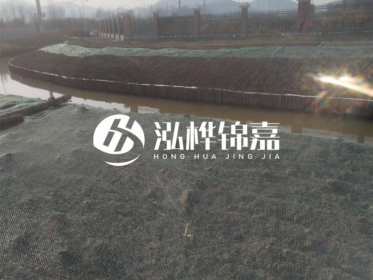 河道木樁打不下去怎么辦？河道打樁木能在水里使用多少年？