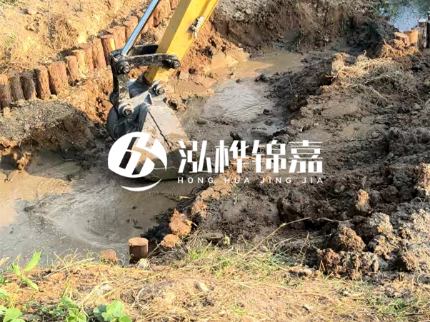 廣東松木樁批發(fā)廠家 - 3 米小頭 8CM 松木樁多少錢？