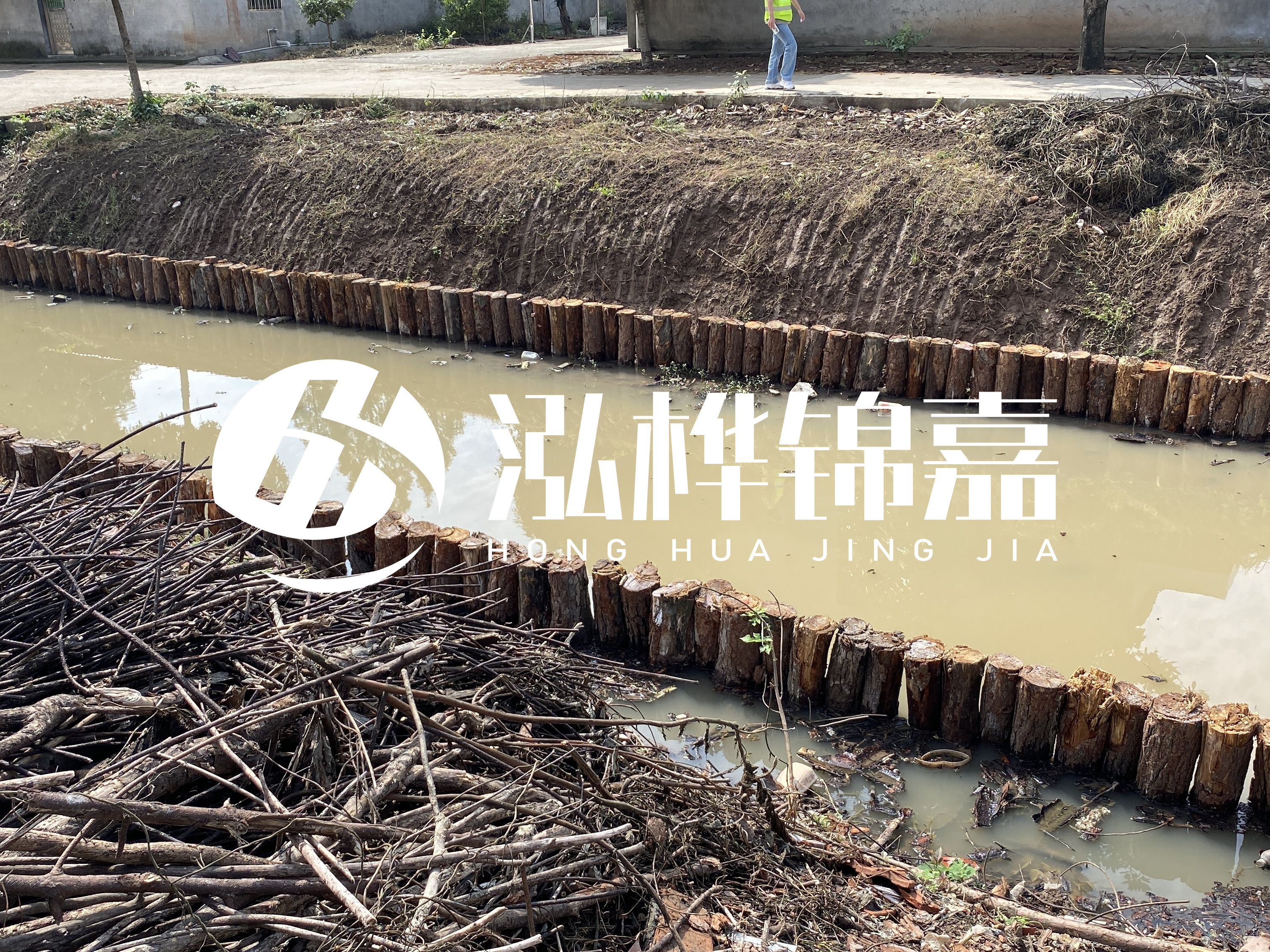 松木樁施工隊泓樺錦嘉-杉木樁和松木樁哪個更耐腐蝕?